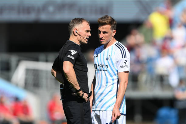 突破显得尤 突破显得尤